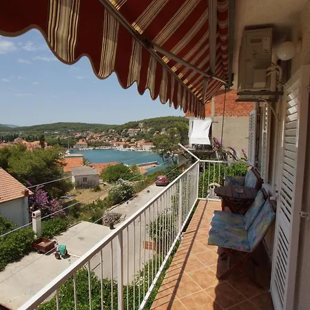 With A Parking Space Jelsa, Hvar - 4019 Apartament