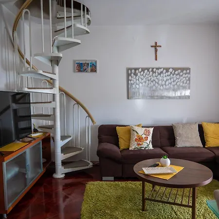 Apartament With A Parking Space Jelsa, Hvar - 4019 Jelsa (Hvar)